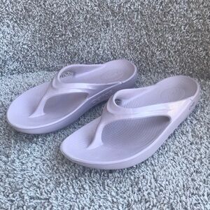 OOFOS Women's OOlala Lavender Recovery Sandals size 6 US 37 EU